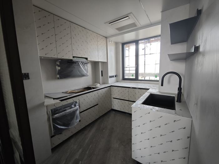 Hotel project door and cabinetry installation — vanven project photo 20
